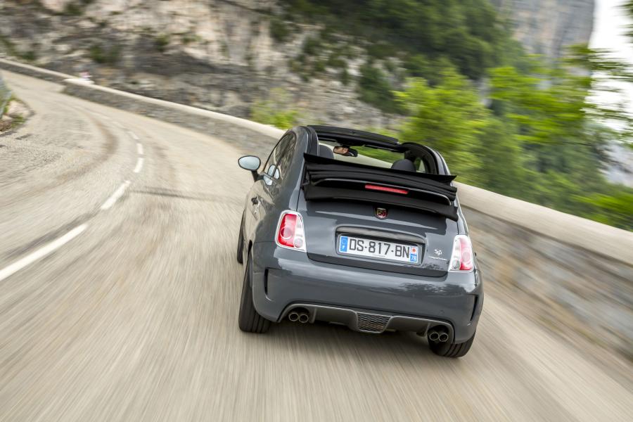  Abarth 595C Competizione 2012 года  (фото 8 из 41)